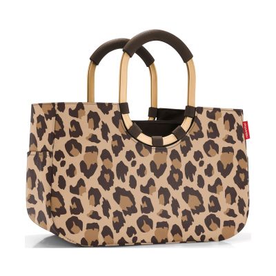 Shopper von Reisenthel, Modell Loopshopper M, in Beige und Braun mit Leopardenmuster und braun-goldfarbenen Rahmendetails, frontal mit zwei ovalen Ringgriffen.