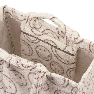 Shopper von Reisenthel, Modell Softshopper, in Creme und Braun mit Smiley-Muster aus Teddyfleece, geöffnet mit sichtbarem Innenfach