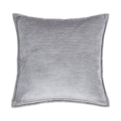 Kissenhülle Fame in Silver, B/H/L ca. 45x1x45 cm, in einer zweiten Ansicht dargestellt.