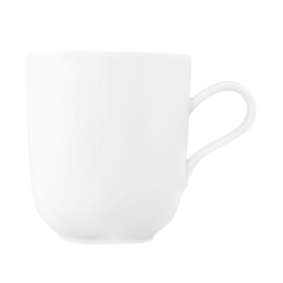 Becher in Weiß. Sichtbare Merkmale: hoch und geradlinig mit eckigem Henkel. Darstellung: Ansicht der zweiten Seite.