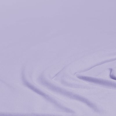 Nahaufnahme des Stoffes in Lavendel mit leichten Falten; Farbe und Oberflächenstruktur des Produkts sind erkennbar; Größe 100 x 200 x 30 cm.