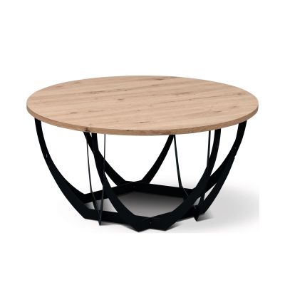 Runder Couchtisch mit heller Holzplatte und schwarzem, geometrisch geformtem Metallgestell auf weißem Hintergrund