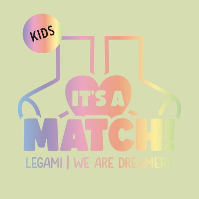 Rutschfeste Socken für Kinder – Marienkäfer von Legami: Farbiges Logo der Sockenserie It’s a Match für Kinder.
