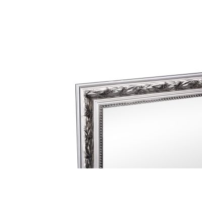 Spiegel Sonja in Silber, als Nahaufnahme von Rahmen und Spiegelkante; Maße ca. 55 x 70 x 3,5 cm.