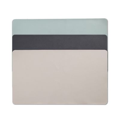 Zusätzliche Ansicht: Zeller Schreibtischunterlage; Farbe schwarz; Material Kunstleder; Maße ca. 40 × 70 cm.