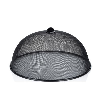 Runde schwarze Speisehaube aus feinmaschigem Metallgewebe mit Griff von oben fotografiert