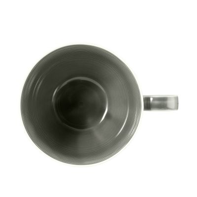 Tasse in Dunkelgrau. Darstellung: Draufsicht. Merkmale: runde Form mit feinen waagerechten Rillen.