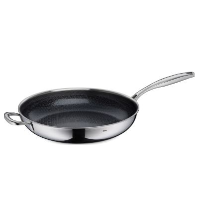 Runde Bratpfanne mit silberfarbener Außenseite, dunkler Wabenstruktur, langem Metallgriff und kleinem Seitengriff