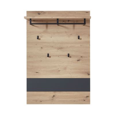 Rechteckiges Wandpaneel in Holzoptik mit oberer Ablage, schwarzer Kleiderstange und mehreren schwarzen Haken, frontal fotografiert.