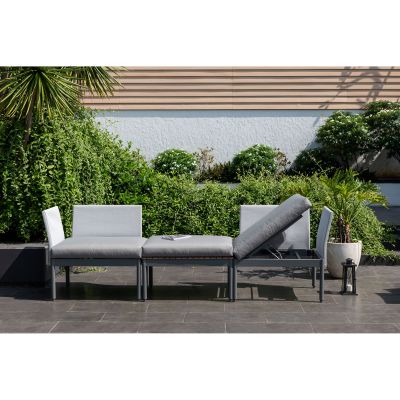 Verstellbares Loungemodul mit Aluminiumgestell und grauen Polstern, kombinierbar mit weiteren Sitzelementen der Serie.
