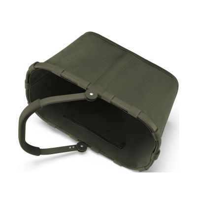 Einkaufskorb von Reisenthel, Modell Carrybag, in Dunkelgrün aus geripptem Cord, auf die Seite gelegt mit sichtbarem Rahmen und eingeklapptem Griff.