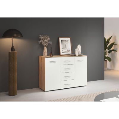 Weißes Sideboard mit Eiche Optik in modernem Wohnraum dekoriert mit Lampe Vase und Bildern auf dunkler Wand