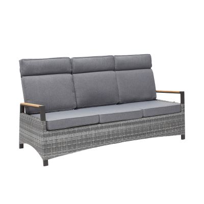 Gartensofa mit geflochtener Optik, Sitzfläche und drei Rückenpolstern in Vorderansicht vor weißem Hintergrund