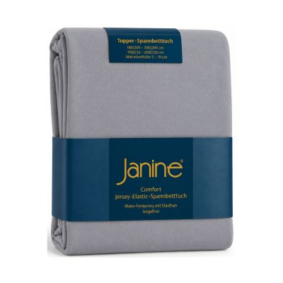 Gefaltetes Janine Topper-Spannbetttuch 5001 in Opalgrau mit dunkelblauer Banderole, freigestellt auf weißem Hintergrund.