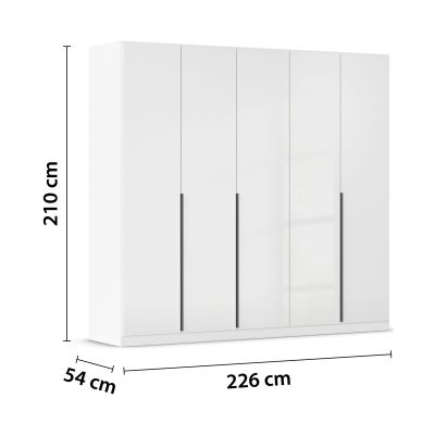 Weißer Hochglanz Drehtürenschrank mit fünf Türen und Maßangaben 226 cm Breite, 210 cm Höhe und 54 cm Tiefe