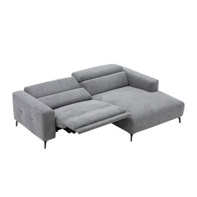 Graues Ecksofa mit mehreren ausgeklappten Sitz- und Liegeflächen in flacher Position