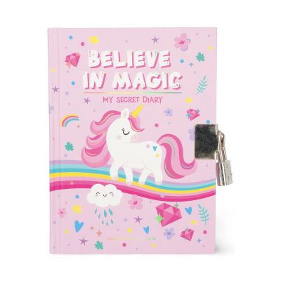 Rosa Tagebuch mit Einhornmotiv und Schloss, geschlossen mit Motivdeckel und seitlichem Vorhängeschloss frontal dargestellt.