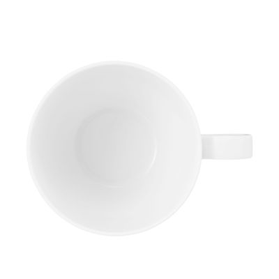 Tasse in Weiß; breite geradlinige Form mit Henkel. Ansicht: Draufsicht.