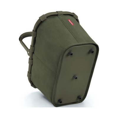 Einkaufskorb von Reisenthel, Modell Carrybag, in Dunkelgrün aus geripptem Cord, schräg von unten mit vier schwarzen Standfüßen.