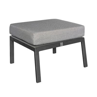 Gartenhocker mit Polsterauflage und vier Beinen vor weißem Hintergrund