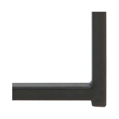 Nahaufnahme des mattschwarzen Metallgestells des runden Ecktischs, frontal von vorne aufgenommen