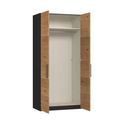 Drehtürenschrank mit geöffneten Türen und Innenraum mit Kleiderstange und Ablage