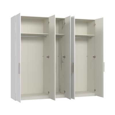 Drehtürenschrank mit geöffneten Türen und sichtbarem Innenraum mit Fachböden und Kleiderstangen
