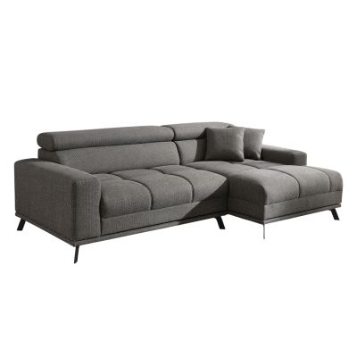 Freigestelltes dunkelgraues Ecksofa mit Longchair rechts im Bild, gepolsterten Sitzflächen, verstellbaren Kopfstützen und schwarzen Metallfüßen