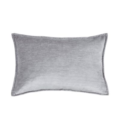 Kissenhülle Fame in Silver, B/H/L ca. 40x1x60 cm, in einer zweiten Ansicht dargestellt.