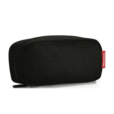 Schwarze Reisenthel Kosmetiktasche aus strapazierfähigem Material mit umlaufendem Reißverschluss auf hellem Hintergrund