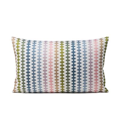 Rechteckige Kissenhülle Modell Lucia in Flieder, ca. 35 × 55 cm.
