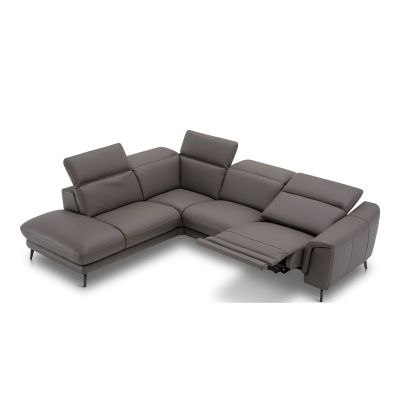 Graues Ecksofa mit vollständig ausgeklappten Sitzflächen in flacher Liegeposition