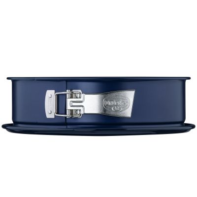 Detailansicht des Spannverschlusses der Emaille Springform 26 cm von Dr Oetker