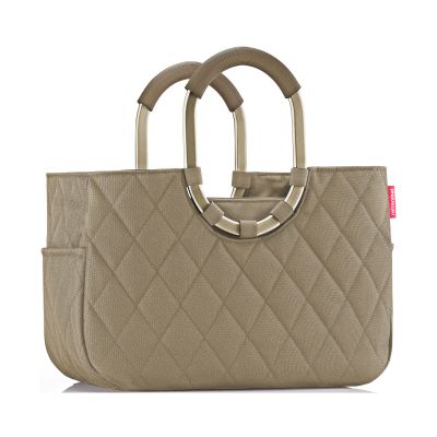 Shopper von Reisenthel, Modell Loopshopper M, in Olivbeige mit Rautensteppung und hellen Rahmendetails, frontal mit zwei ovalen Ringgriffen.