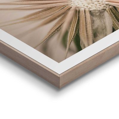 Detailaufnahme einer Ecke des Wandbilds „Dandelion Heart“, 40 × 50 cm; Oberfläche, Kante und Materialstärke sind sichtbar.