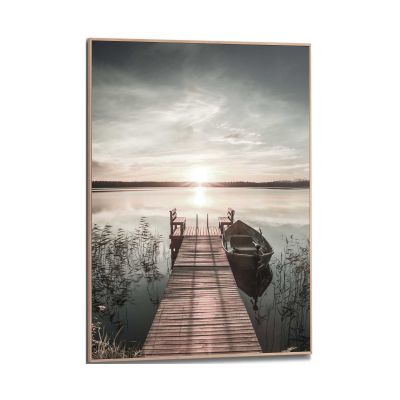 Frontansicht des Wandbilds „Scandic Jetty“ in Blau, Größe 50 × 70 cm; das vollständige Motiv ist zu sehen.