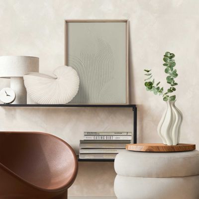 Das Wandbild „Arches - sage green“ in Grün, 30 × 40 cm, hängt in einem eingerichteten Wohnraum und zeigt die Größenwirkung an der Wand.