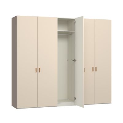 fünftüriger Kleiderschrank mit mittig geöffnetem Schrankteil und Innenansicht