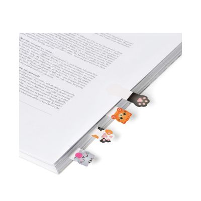 Selbstklebende Seitenmarker im Kätzchen-Design, an den Seitenrändern eines geöffneten Buches angebracht gezeigt.