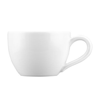 Tasse in Weiß. Sichtbare Merkmale: niedrige runde Form mit geschwungenem Henkel. Darstellung: Ansicht von der gegenüberliegenden Seite.