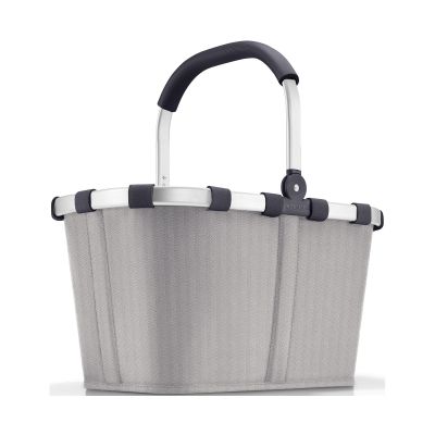 Einkaufskorb von Reisenthel, Modell Carrybag, in Hellgrau mit feinem Fischgrätmuster, frontal mit hochgestelltem Aluminiumgriff.