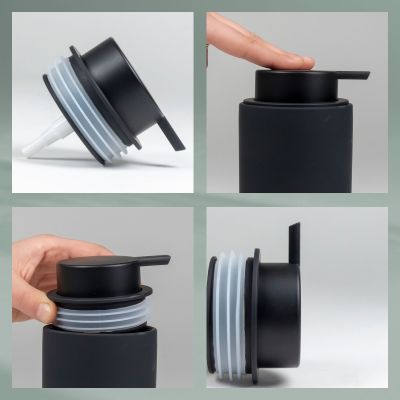 Vier Detailaufnahmen des schwarzen Seifenspenders mit Pumpmechanismus abnehmbarem Kopf und Einfüllöffnung