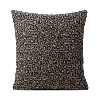 Quadratische Kissenhülle Modell Leona in Taupe, ca. 40 × 40 cm.