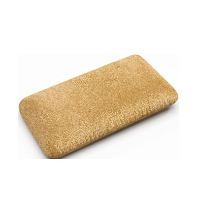 Rechteckiges Armteilkissen in Beige mit abgerundeten Kanten und strukturiertem Stoffbezug, einzeln auf weißem Hintergrund dargestellt