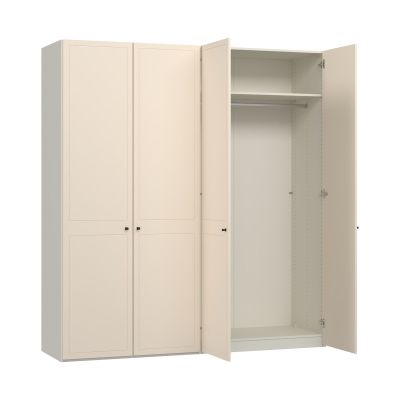 Kleiderschrank mit geöffneter Drehtür und Innenraum mit Einlegeboden und Kleiderstange