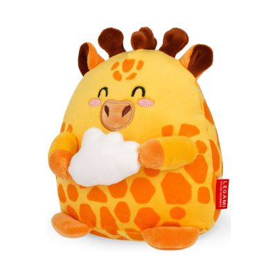 Orangefarbenes Giraffen-Plüschtier, leicht seitlich auf weißem Hintergrund gezeigt.