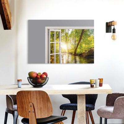 Das Wandbild „Forest Window“ in Grün, 60 × 90 cm, hängt in einem eingerichteten Wohnraum und zeigt die Größenwirkung an der Wand.