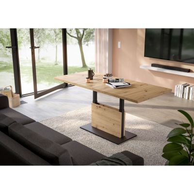 Couchtisch in Eiche mit schwarzem Gestell, ausgezogen im modernen Wohnzimmer mit hellen Farben und Sofa