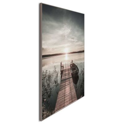 Seitliche Schrägansicht des Wandbilds „Scandic Jetty“, 50 × 70 cm; Profil, Kante und Tiefe des Bildes sind erkennbar.