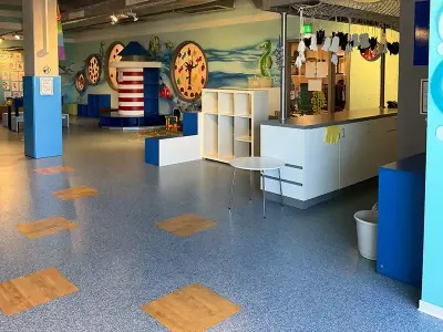 Blick auf die Theke im Kinderland von Möbel Gruber